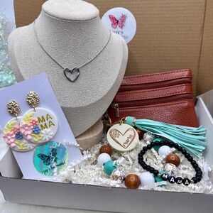 Wristlet Wallet & Jewelry Gift Box Mama Theme for Your Special Mama